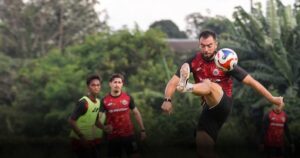 Dua Sesi Latihan Tersisa, Persija Matangkan Taktik untuk Jebol Gawang Arema Dua Sesi Latihan Tersisa, Persija Matangkan Taktik untuk Jebol Gawang Arema