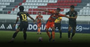 Mental Baja! Main 10 Orang, Barito Putera Sukses Bungkam Kendal Tornado 2-1 Mental Baja! Main 10 Orang, Barito Putera Sukses Bungkam Kendal Tornado 2-1