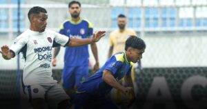 Hasil Arema FC vs Persita Tangerang Skor 0-1, Pendekar Cisadane Menang Dramatis dengan 10 Pemain Hasil Arema FC vs Persita Tangerang: Skor 0-1, Pendekar Cisadane Menang Dramatis dengan 10 Pemain