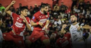 Hasil Super League Semen Padang Tumbangkan Persija Jakarta 1-0 Lewat Drama Gol Bunuh Diri Hasil Super League Semen Padang Tumbangkan Persija Jakarta 1-0 Lewat Drama Gol Bunuh Diri