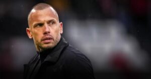 John Heitinga Tolak Tawaran PSSI Jadi Pelatih Timnas Indonesia John Heitinga Tolak Tawaran PSSI Jadi Pelatih Timnas Indonesia