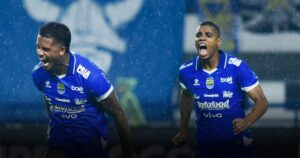 Persib akan Evaluasi Pemain Asing, Mulai Adam Przybek, Wiliam Marcilio, hingga Ramon Tanque Dipulangkan? Persib akan Evaluasi Pemain Asing, Mulai Adam Przybek, Wiliam Marcilio, hingga Ramon Tanque Dipulangkan?