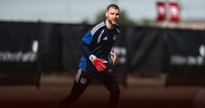 Menepis Rumor ke Persib, Maarten Paes Resmi Dibawa ke Latihan Pramusim FC Dallas Menepis Rumor ke Persib, Maarten Paes Resmi Dibawa ke Latihan Pramusim FC Dallas