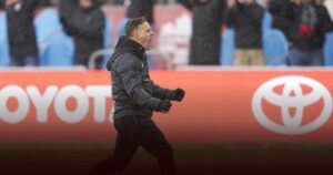 Resmi Jadi Pelatih Timnas Indonesia, Ini Jadwal Kedatangan John Herdman ke Jakarta Resmi Jadi Pelatih Timnas Indonesia, Ini Jadwal Kedatangan John Herdman ke Jakarta