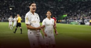 Kevin Diks Pulih Dari Cedera, Siap Tampil Starter Lawan Bayer Leverkusen Kevin Diks Pulih Dari Cedera, Siap Tampil Starter Lawan Bayer Leverkusen