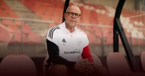 Pelatih Interim Ajax Amsterdam Puji Kualitas Memukau Debut Maarten Paes Pelatih Interim Ajax Amsterdam Puji Kualitas Memukau Debut Maarten Paes