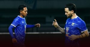 Beckham Putra Jadi Korban Hujatan Usai Diumumkan sebagai Kapten Persib di Laga Kontra Persik Kediri Beckham Putra Jadi Korban Hujatan Usai Diumumkan sebagai Kapten Persib di Laga Kontra Persik Kediri