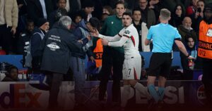 Dorong Anak Gawang, Bintang Chelsea Pedro Neto Dibayangi Sanksi UEFA Dorong Anak Gawang, Bintang Chelsea Pedro Neto Dibayangi Sanksi UEFA