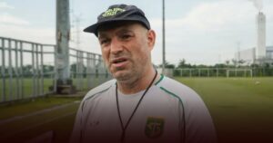 Bernardo Tavares Putar Otak Atasi Cedera Pemain Persebaya Jelang Hadapi Persita Bernardo Tavares Putar Otak Atasi Cedera Pemain Persebaya Jelang Hadapi Persita