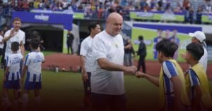 Bojan Hodak Pimpin Coaching Clinic Di Persib Day Festival GBLA Bojan Hodak Pimpin Coaching Clinic Di Persib Day Festival GBLA
