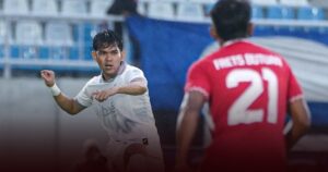 Drama VAR dan Gol Penalti Hiasi Laga Arema FC vs Malut United yang Berakhir Imbang 1-1 Drama VAR dan Gol Penalti Hiasi Laga Arema FC vs Malut United yang Berakhir Imbang 1-1