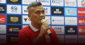 Paceklik Kemenangan Malut United Berlanjut, Hendri Susilo Soroti Kinerja Pemain Paceklik Kemenangan Malut United Berlanjut, Hendri Susilo Soroti Kinerja Pemain