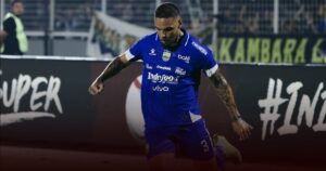 Cedera Layvin Kurzawa Ancam Langkah Persib Bandung Jelang Akhir Musim Cedera Layvin Kurzawa Ancam Langkah Persib Bandung Jelang Akhir Musim