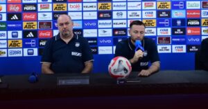 Marc Klok Ungkap Kemarahan Bojan Hodak di Ruang Ganti Persib Bandung Marc Klok Ungkap Kemarahan Bojan Hodak di Ruang Ganti Persib Bandung