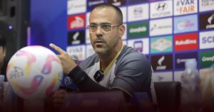 Pelatih Fabio Lefundes Kecewa Borneo FC Kalah Head-to-head Dari Persib Bandung Dalam Perebutan Gelar Juara Pelatih Fabio Lefundes Kecewa Borneo FC Kalah Head-to-head Dari Persib Bandung Dalam Perebutan Gelar Juara