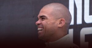 Duel Maut! Pepe Gabung Kabarnya Bakal Masuk di Jajaran Staf Pelatih Jose Mourinho Duel Maut! Pepe Gabung Kabarnya Bakal Masuk di Jajaran Staf Pelatih Jose Mourinho