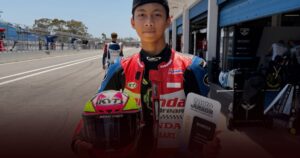 Jadi yang Kedua! Kiandra Ramadhipa Berhasil Juara Moto3 Junior World Championship 2026 di Sirkuit Estoril Jadi yang Kedua! Kiandra Ramadhipa Berhasil Juara Moto3 Junior World Championship 2026 di Sirkuit Estoril