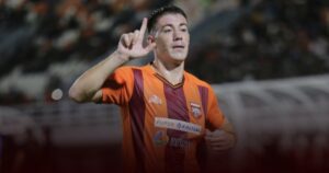 Mariano Peralta Resmi Diperkenalkan Bersama Shin Tae-yong Sebagai Rekrutan Baru Persija Mariano Peralta Resmi Diperkenalkan Bersama Shin Tae-yong Sebagai Rekrutan Baru Persija