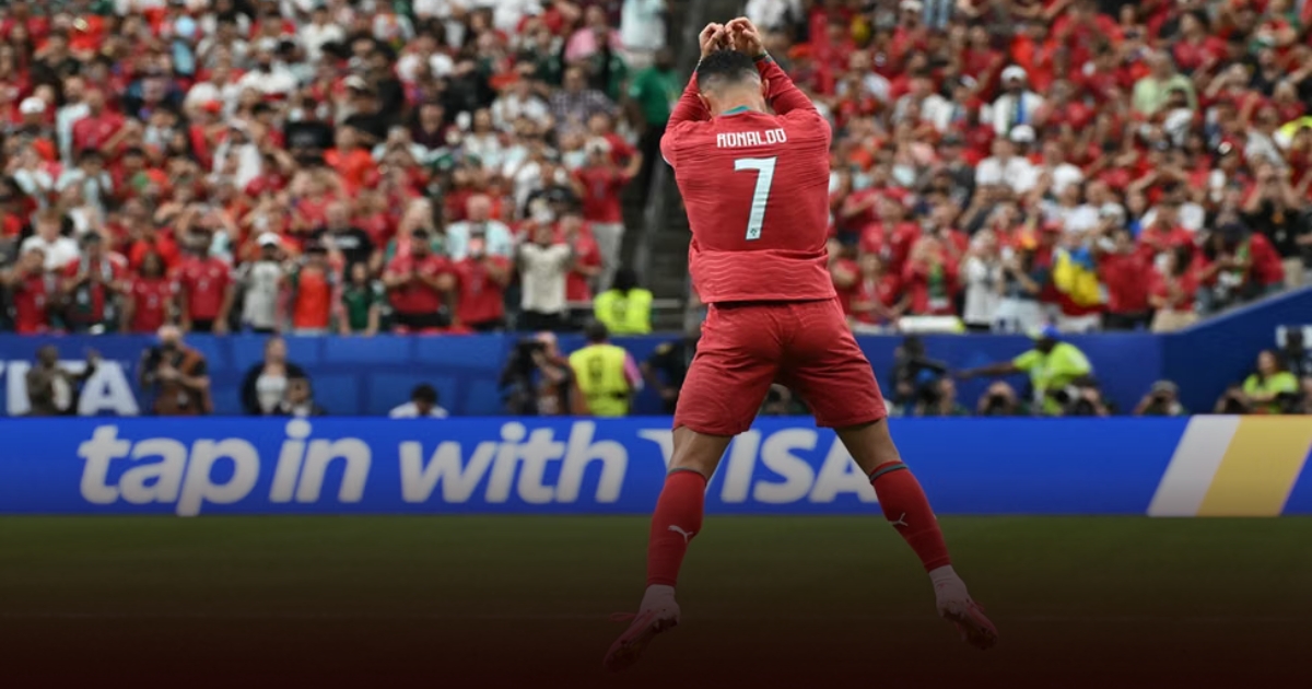 Respons Dingin Cristiano Ronaldo Saat Disinggung Rekor Gol Lionel Messi Respons Dingin Cristiano Ronaldo Saat Disinggung Rekor Gol Lionel Messi
