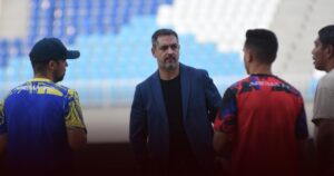 CEO Iwan Budianto Pastikan Posisi Pelatih Arema FC Aman Usai Takluk Dari Persib Bandung CEO Iwan Budianto Pastikan Posisi Pelatih Arema FC Aman Usai Takluk Dari Persib Bandung