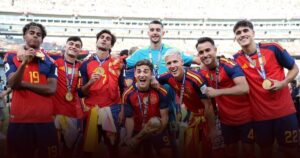 Delapan Pemain Barcelona Angkat Trofi Juara Usai Spanyol Menang di Piala Dunia 2026 Delapan Pemain Barcelona Angkat Trofi Juara Usai Spanyol Menang di Piala Dunia 2026