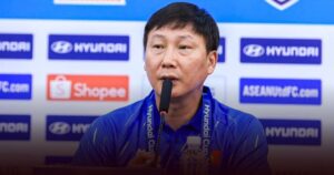 Pelatih Kim Sang-sik Minta Skuad Vietnam Tetap Fokus Di Leg 2 Usai Menundukkan Thailand Pelatih Kim Sang-sik Minta Skuad Vietnam Tetap Fokus Di Leg 2 Usai Menundukkan Thailand
