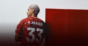 Ronald Araujo Resmi Gabung Liverpool, Punya Peluang Permanenkan 55 Juta Euro Ronald Araujo Resmi Gabung Liverpool, Punya Peluang Permanenkan 55 Juta Euro