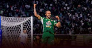 Debut Saddil Ramdani, Alex Martins Antar Persebaya Menang Tipis 1-0 atas PSIM Debut Saddil Ramdani, Alex Martins Antar Persebaya Menang Tipis 1-0 atas PSIM