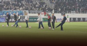 Ferry Paulus Jelaskan Alasan 10 Klub Terkena Sanksi Minus Poin Pegadaian Championship 20262027 Ferry Paulus Jelaskan Alasan 10 Klub Terkena Sanksi Minus Poin Pegadaian Championship 20262027