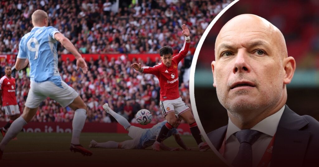 Howard Webb Akui Kesalahan VAR Manchester Derby Akibat Fenomena Tunnel Vision