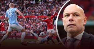 Howard Webb Akui Kesalahan VAR Manchester Derby Akibat Fenomena Tunnel Vision Howard Webb Akui Kesalahan VAR Manchester Derby Akibat Fenomena Tunnel Vision