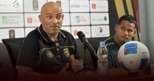 Meski Raih Kemenangan, Bernardo Tavares Akui Persebaya Kesulitan Tumbangkan 10 Pemain PSIM Yogyakarta Meski Raih Kemenangan, Bernardo Tavares Akui Persebaya Kesulitan Tumbangkan 10 Pemain PSIM Yogyakarta