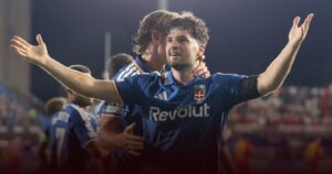 Pelatih Cesc Fabregas Puji Bakat Liar Martin Baturina Jelang Laga Como vs Parma Pelatih Cesc Fabregas Puji Bakat Liar Martin Baturina Jelang Laga Como vs Parma