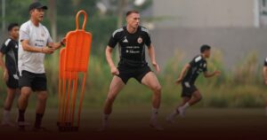 Shin Tae-yong Siapkan Ivan Mamut Jadi Senjata Kejutan Persija Jakarta Saat Melawan Persib Bandung Shin Tae-yong Siapkan Ivan Mamut Jadi Senjata Kejutan Persija Jakarta Saat Melawan Persib Bandung