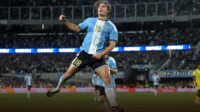 Dirtek Como Yakin Nico Paz Layak Warisi Kostum Nomor 10 Lionel Messi di Timnas Argentina Dirtek Como Yakin Nico Paz Layak Warisi Kostum Nomor 10 Lionel Messi di Timnas Argentina