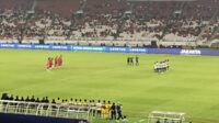 Penggawa Timnas Indonesia Dan Bangladesh Lakukan Aksi Mengheningkan Cipta Untuk Korban Tragedi Kanjuruhan Penggawa Timnas Indonesia Dan Bangladesh Lakukan Aksi Mengheningkan Cipta Untuk Korban Tragedi Kanjuruhan