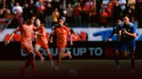 Ledakan di Menit Akhir, Persija Bantai PSIM di Stadion Sultan Agung Ledakan di Menit Akhir, Persija Bantai PSIM di Stadion Sultan Agung